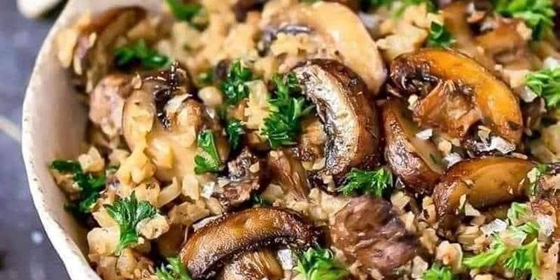 Mushroom and Spinach Cauliflower Rice